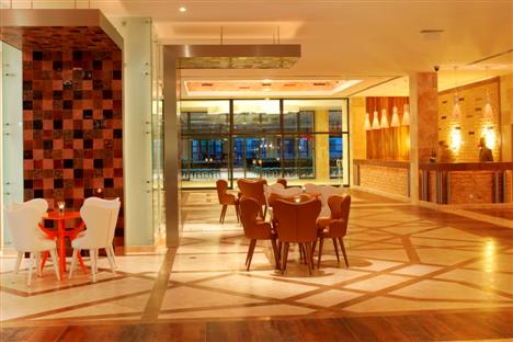 Real Marina Hotel & Spa